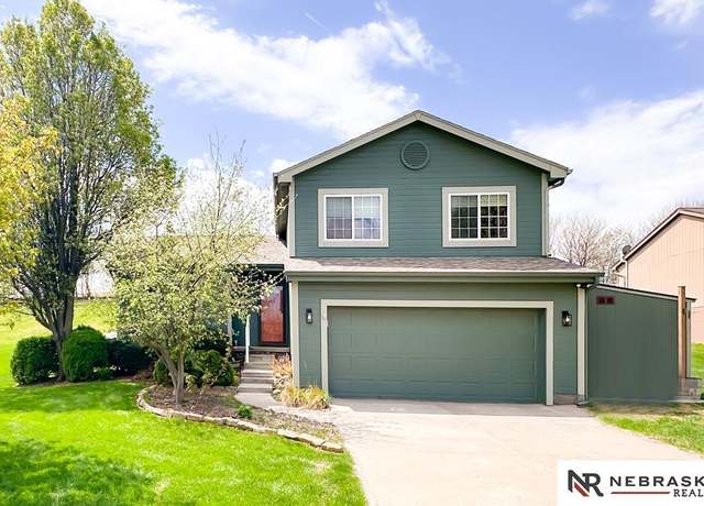 Property at 2803 Parkside Dr, Bellevue, NE 68123-4461, 3 beds, 2 baths