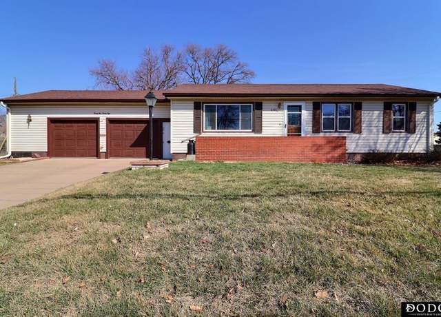 Property at 2328 E 9th St, Fremont, NE 68025, 3 beds, 2 baths