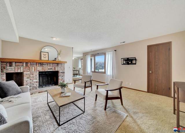 Property at 4321 S 58th St #5, Lincoln, NE 68516, 2 beds, 2 baths