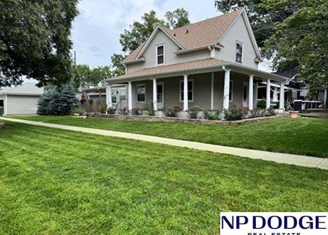 Property at 6400 Ballard Ave, Lincoln, NE 68507, 2 beds, 2.5 baths