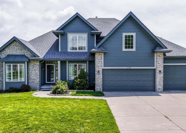 Property at 219 Allison Ave, Papillion, NE 68133, 7 beds, 3.5 baths
