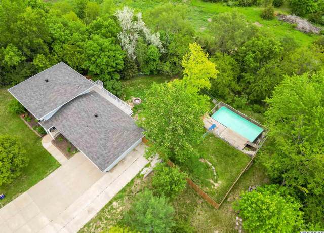 Property at 890 S 25 St, Blair, NE 68008, 5 beds, 4 baths