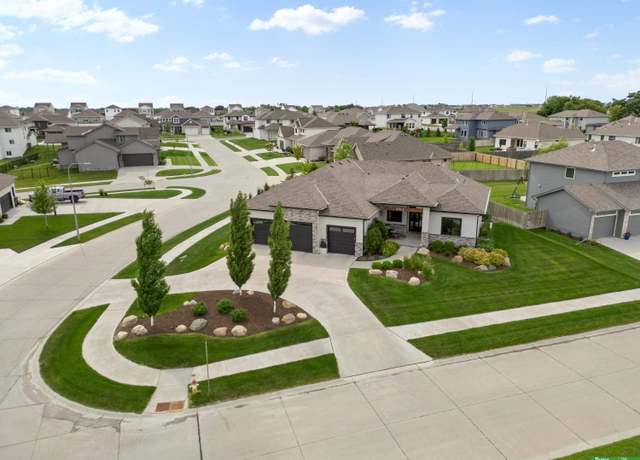 Property at 4802 N 187th Ave, Elkhorn, NE 68022, 5 beds, 3 baths