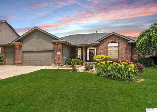 Property at 6411 S 172nd Ave, Omaha, NE 68135, 4 beds, 3.5 baths