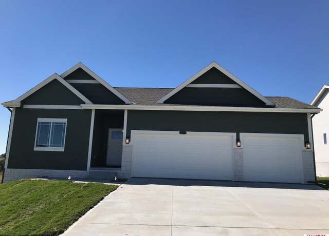 Property at 8239 N 175 St, Bennington, NE 68007, 3 beds, 2.5 baths