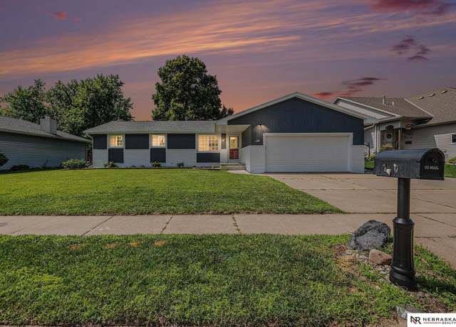 Property at 1409 Nelson Ln, Fremont, NE 68025, 3 beds, 2.5 baths