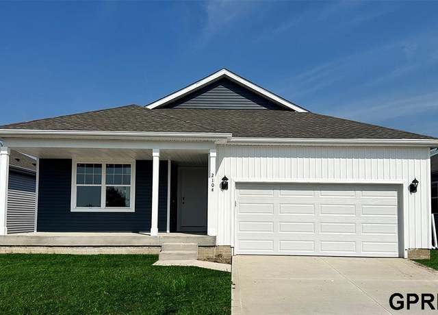 Property at 20607 Emiline St, Gretna, NE 68028, 4 beds, 3 baths