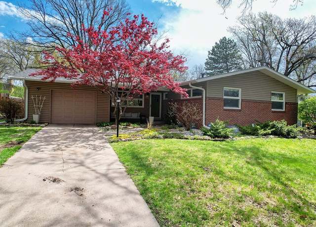 Property at 530 Dale Dr, Lincoln, NE 68510, 4 beds, 2 baths
