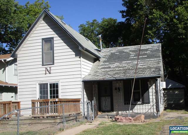 Property at 1506 Grant St, Beatrice, NE 68310, 3 beds, 1 bath