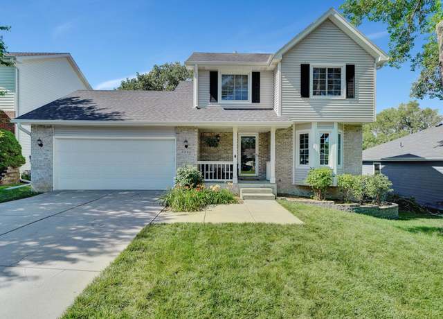 Property at 5230 Happy Hollow Ln, Lincoln, NE 68516, 4 beds, 2.5 baths
