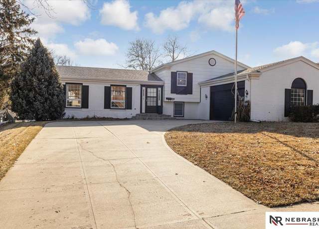 Property at 1615 S 136th St, Omaha, NE 68144, 4 beds, 3 baths