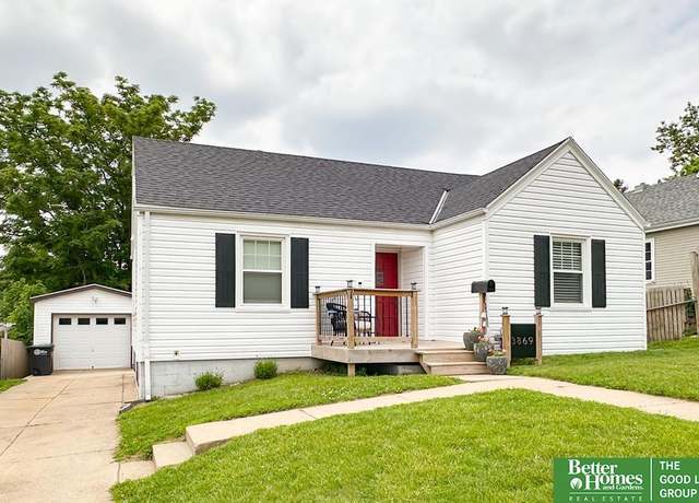 Property at 3869 Arbor St, Omaha, NE 68105, 3 beds, 1.5 baths