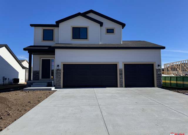 Property at 11670 N 145th St, Waverly, NE 68462, 3 beds, 2.5 baths