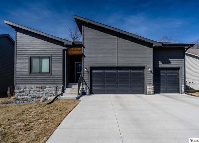 Property at 2800 Krejci Blvd, Blair, NE 68008, 3 beds, 2 baths
