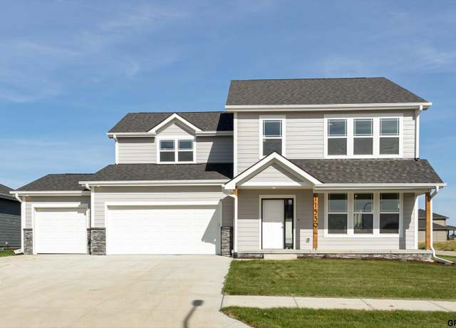 Property at 11052 S 216 Ave, Gretna, NE 68028, 5 beds, 3.5 baths