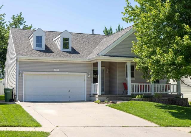 Property at 2911 Kelly Dr, Bellevue, NE 68123, 3 beds, 3 baths