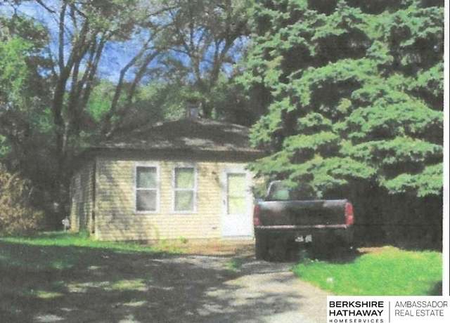 Property at 2244 N 38th Ave, Omaha, NE 68111, 2 beds, 1 bath