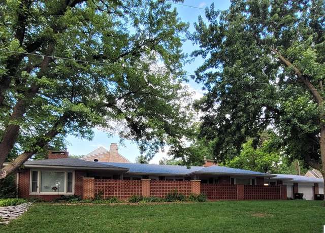 Property at 3100 S 29th St, Lincoln, NE 68502, 4 beds, 4 baths