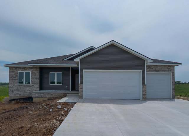 Property at 14133 Raegan Ln, Crete, NE 68333, 3 beds, 2.5 baths