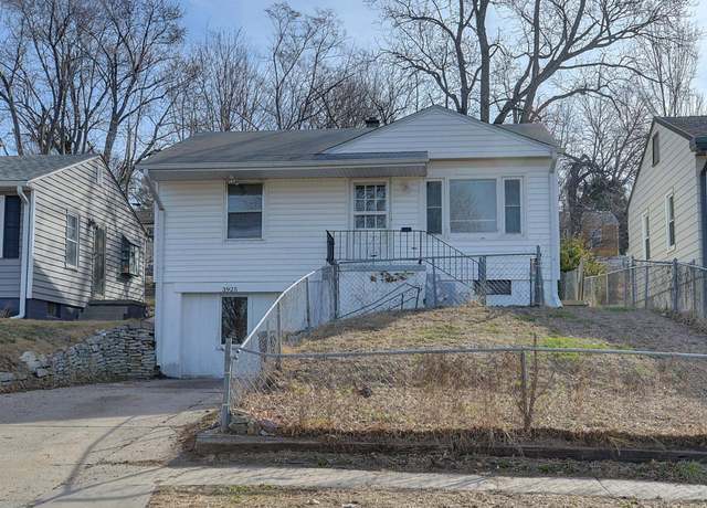 Property at 3925 N 55th St, Omaha, NE 68104, 3 beds, 2 baths