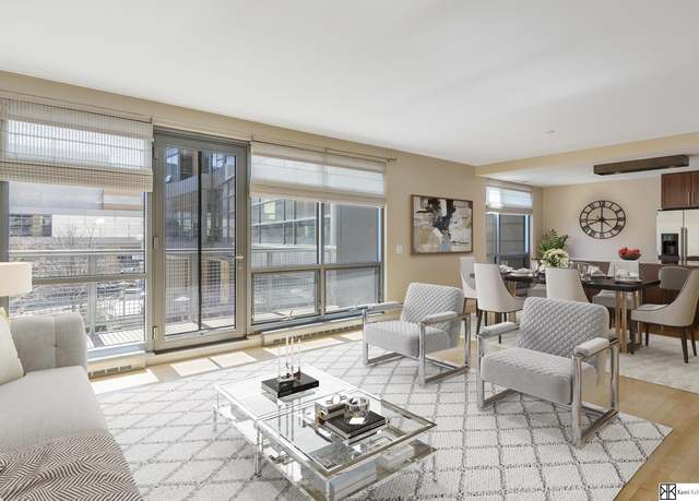 Property at 200 S 31st Ave #4300, Omaha, NE 68131, 2 beds, 2.5 baths
