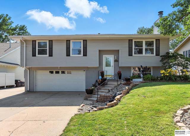 Property at 2528 N 142nd St, Omaha, NE 68164, 3 beds, 2.5 baths