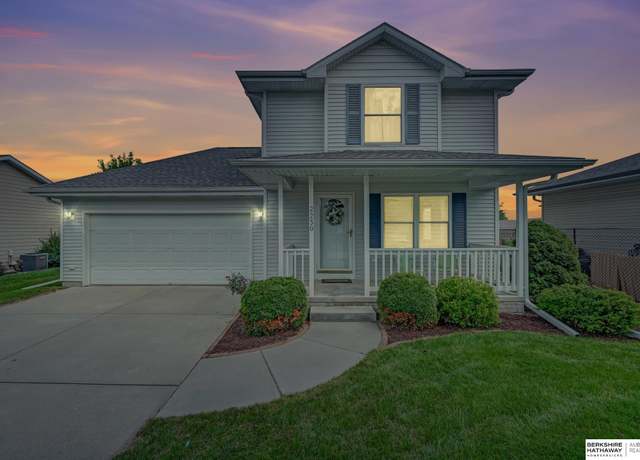 Property at 2230 SW 12th St, Lincoln, NE 68522, 4 beds, 3.5 baths