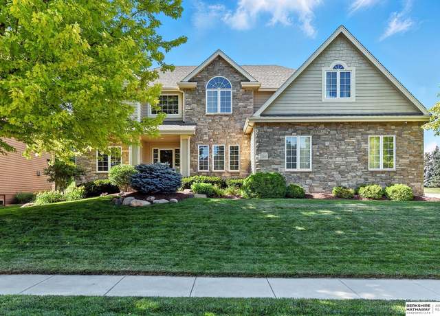 Property at 19252 Poppleton Ave, Omaha, NE 68130, 5 beds, 4.5 baths