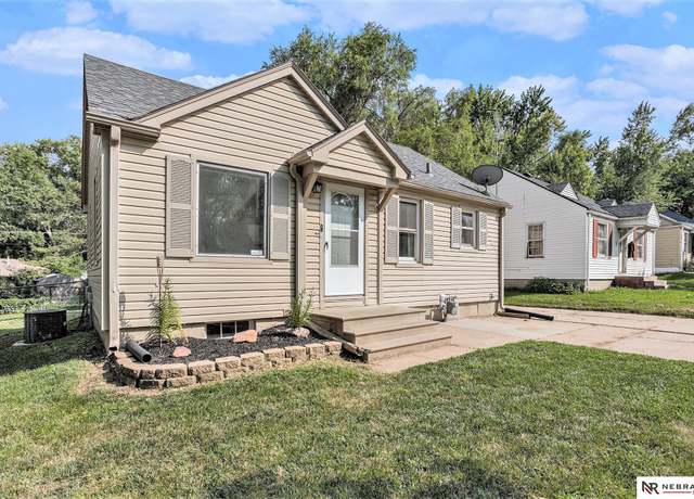 Property at 3134 N Cotner Blvd, Lincoln, NE 68507, 3 beds, 2 baths