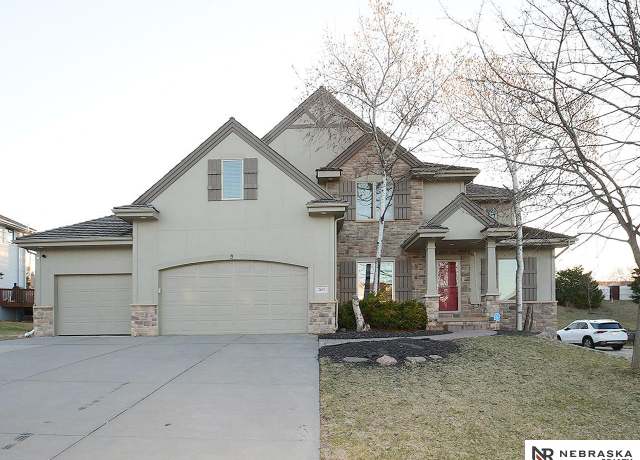 Property at 2615 N 157th St, Omaha, NE 68116, 5 beds, 4.5 baths