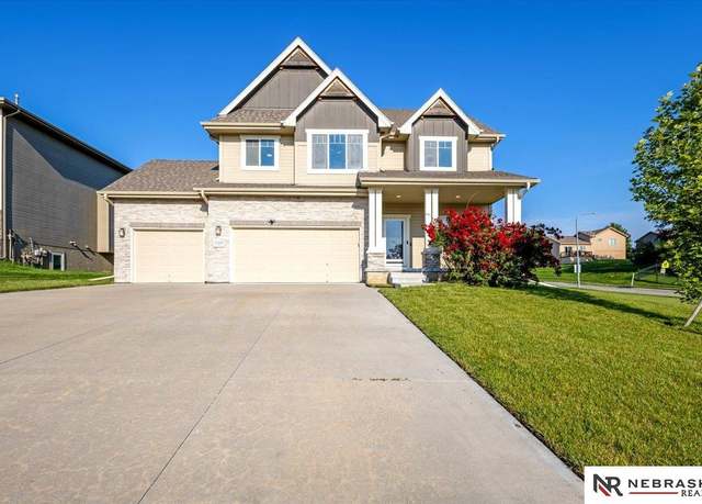Property at 4504 S 198th St, Omaha, NE 68135, 4 beds, 2.5 baths