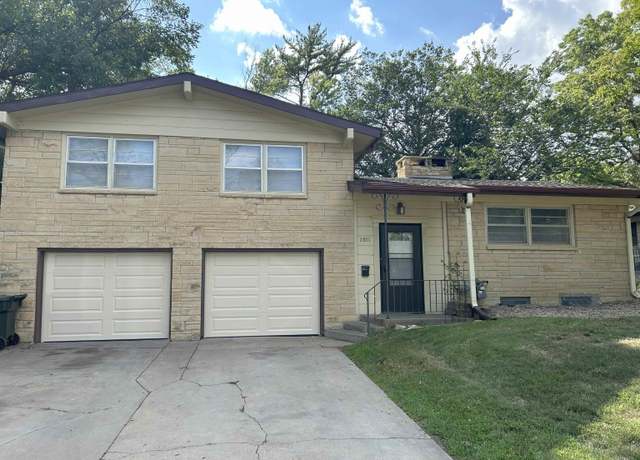 Property at 2815 S 42nd St, Lincoln, NE 68506, 3 beds, 2 baths