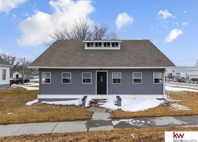 Property at 452 S Walnut St, Avoca, IA 51521, 3 beds, 1 bath