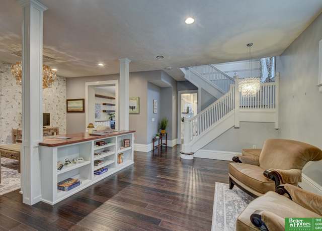 Property at 132 N 39 St, Omaha, NE 68131-0000, 4 beds, 2.5 baths