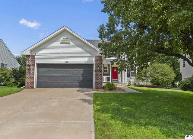 Property at 16022 S St, Omaha, NE 68135, 4 beds, 3.5 baths