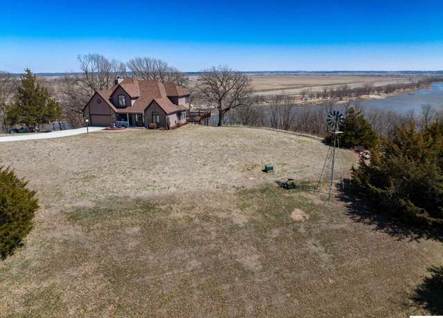 Property at 2818 Wintersteen Rd, Plattsmouth, NE 68048, 4 beds, 2.5 baths