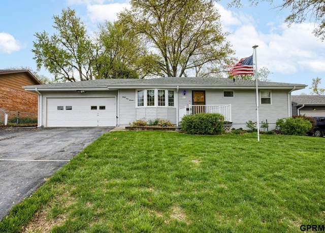 Property at 3113 S 137th St, Omaha, NE 68144, 2 beds, 2 baths