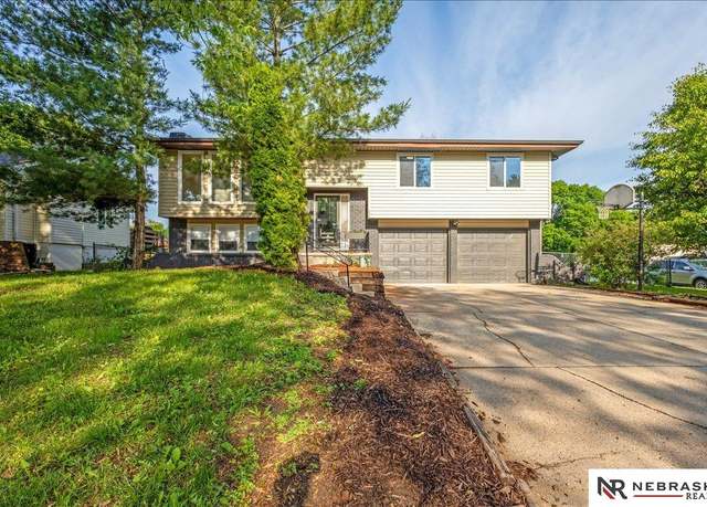 Property at 4956 S 157 Cir, Omaha, NE 68135, 3 beds, 2.5 baths