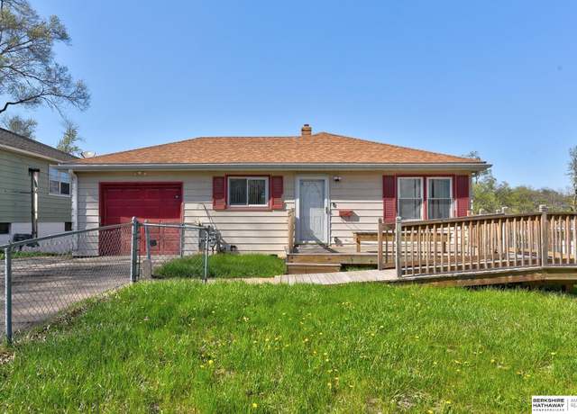 Property at 4450 Jaynes St, Omaha, NE 68111, 4 beds, 2 baths