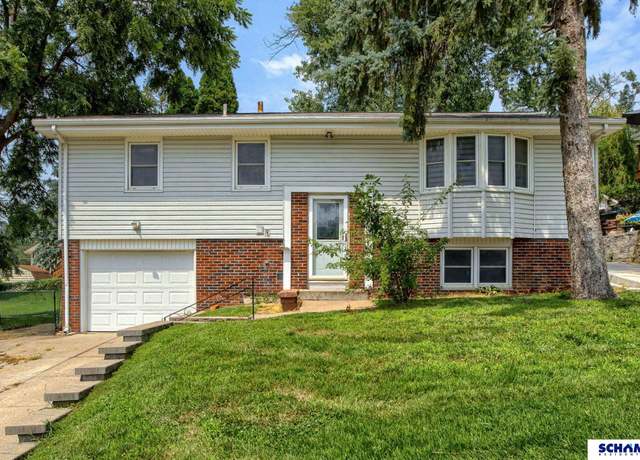 Property at 3720 Greene Ave, Bellevue, NE 68147, 3 beds, 2 baths