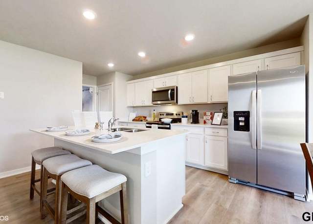 Property at 16612 Bondesson St, Bennington, NE 68007, 3 beds, 3.5 baths