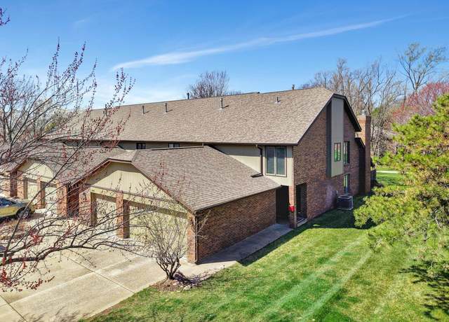 Property at 2201 Winding Way, Lincoln, NE 68506, 3 beds, 3 baths
