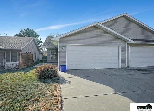 Property at 1864 W S St #17, Lincoln, NE 68528, 3 beds, 2 baths