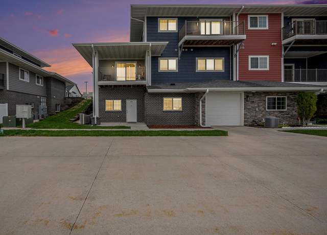 Property at 5928 N 158 Plaza Circle, Omaha, NE 68116, 2 beds, 2 baths