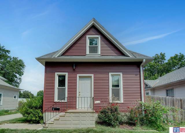 Property at 3226 Orchard St, Lincoln, NE 68503, 3 beds, 2.5 baths