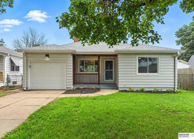 Property at 3223 S 43rd St, Omaha, NE 68105, 3 beds, 1.5 baths