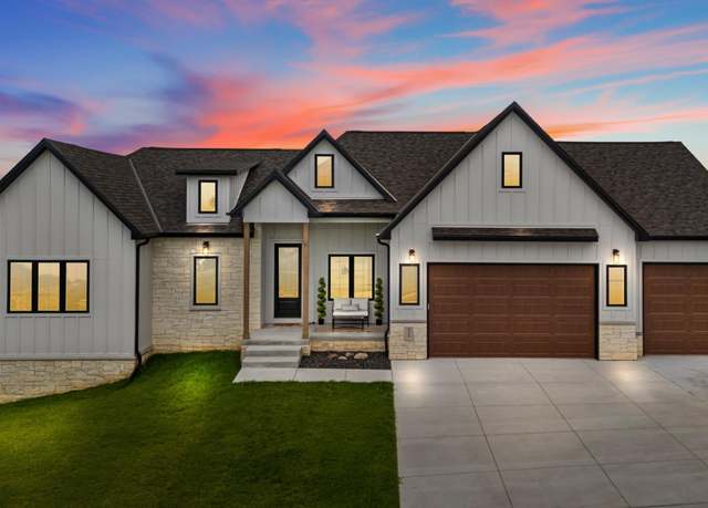Property at 325 S Lakeview Way, Ashland, NE 68003, 4 beds, 3 baths