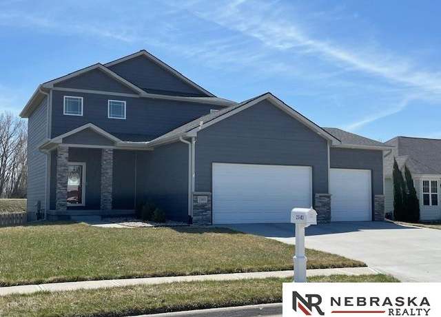 Property at 23403 Agee Ln, Waterloo, NE 68069, 3 beds, 2.5 baths