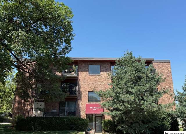 Property at 2400 A St #8, Lincoln, NE 68502, 2 beds, 1 bath