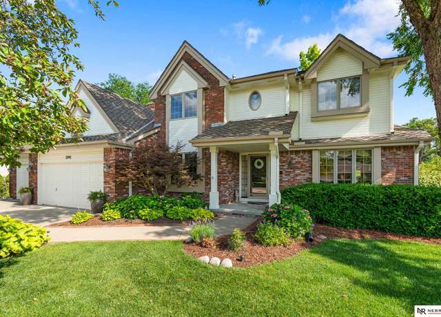 Property at 12941 Eagle Run Dr, Omaha, NE 68164, 4 beds, 3.5 baths